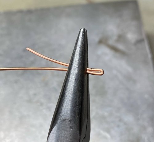 Susan LeGuyader's A New Twist on the Classic Ear Wire - Leaf ear wires, Findings & Components, Toggles & Clasps, Earwire & Headpin, Findings, Clasps, Components, Cut a length of wire, around 6 or 7